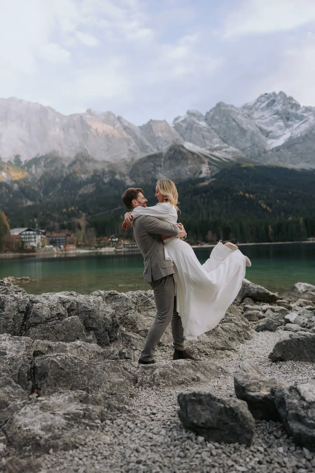 Felipe & Livia am Eibsee vor der Zugspitze