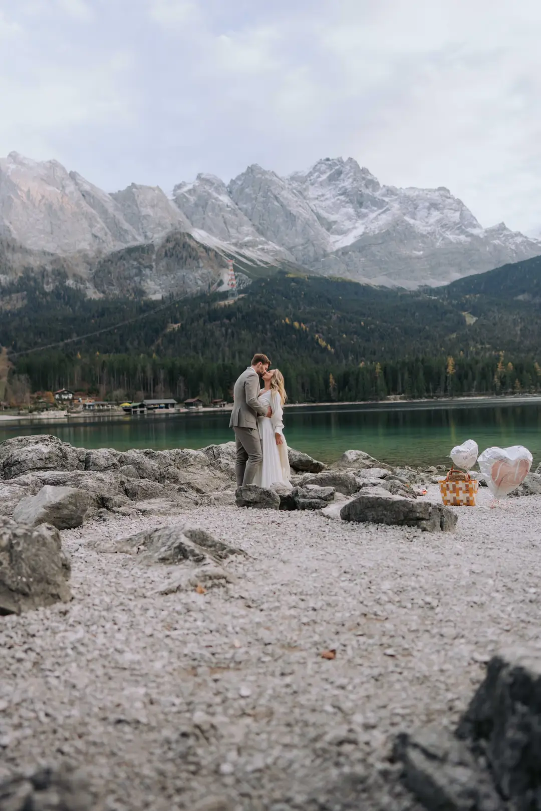 Felipe & Livia am Eibsee vor der Zugspitze