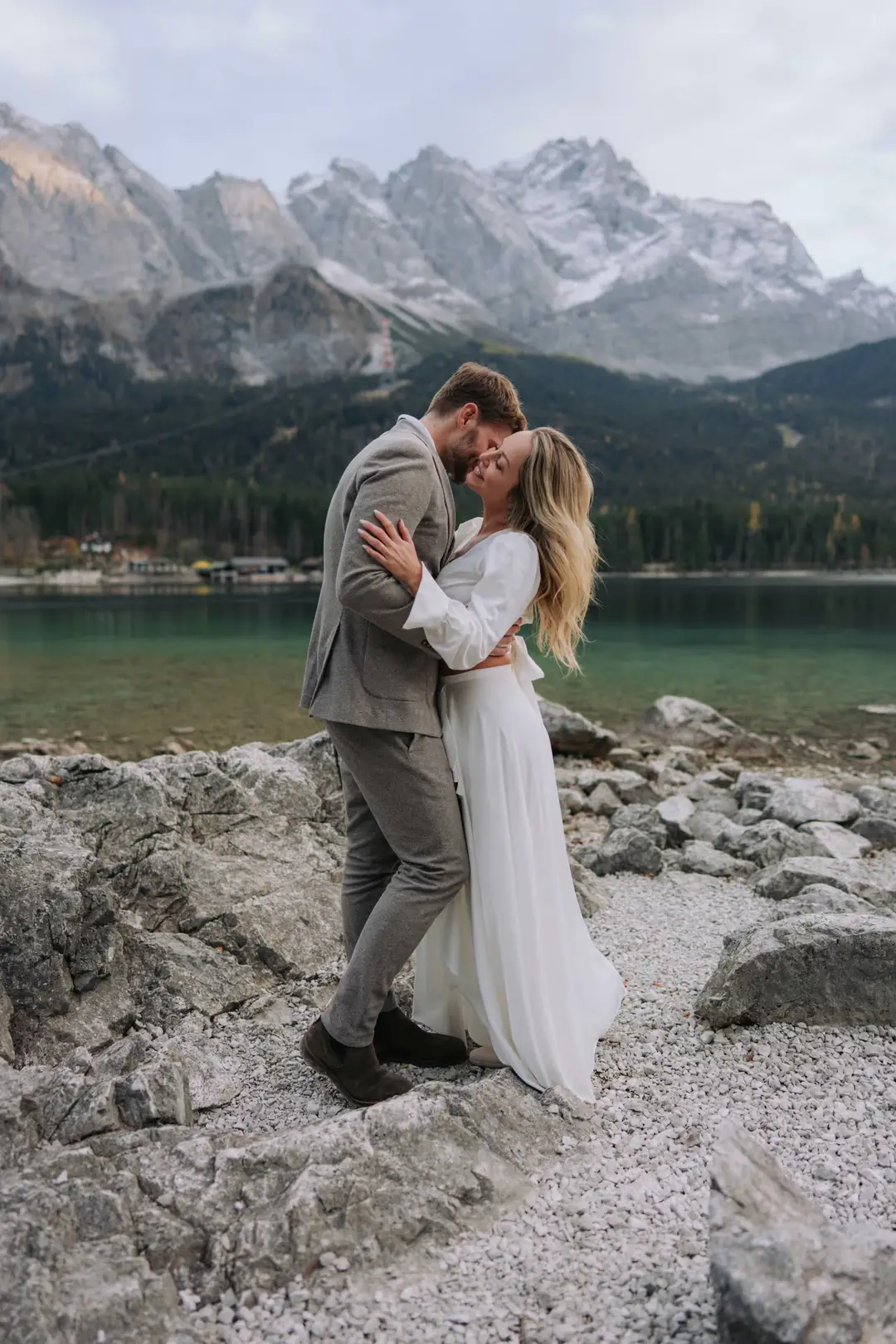 Felipe & Livia am Eibsee vor der Zugspitze