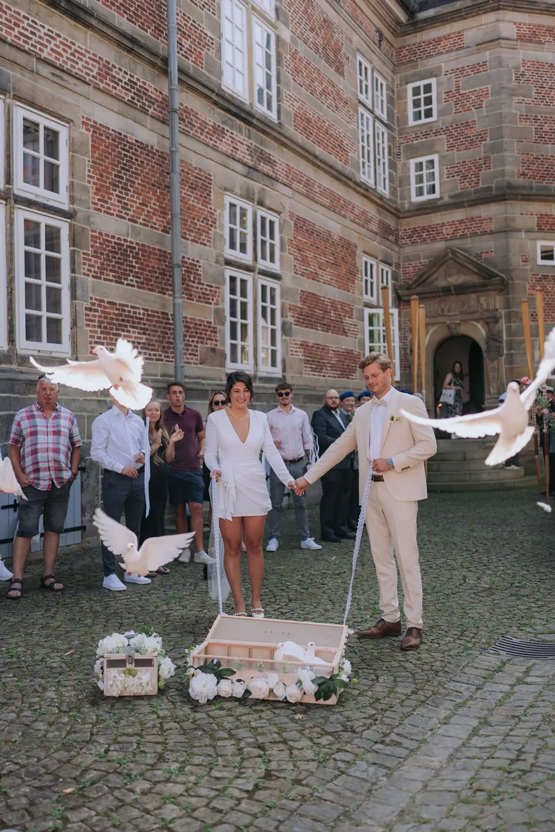 Yannik & Seray, Die Trauung auf Schloss Landestrost
